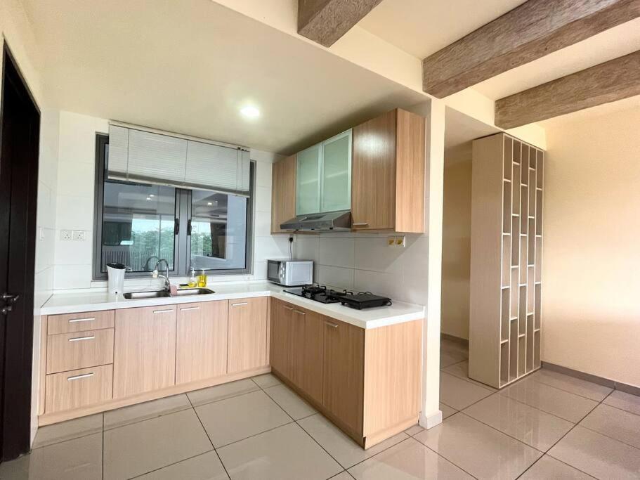 Molek Pine, Opulence By Antlerzone Johor Bahru